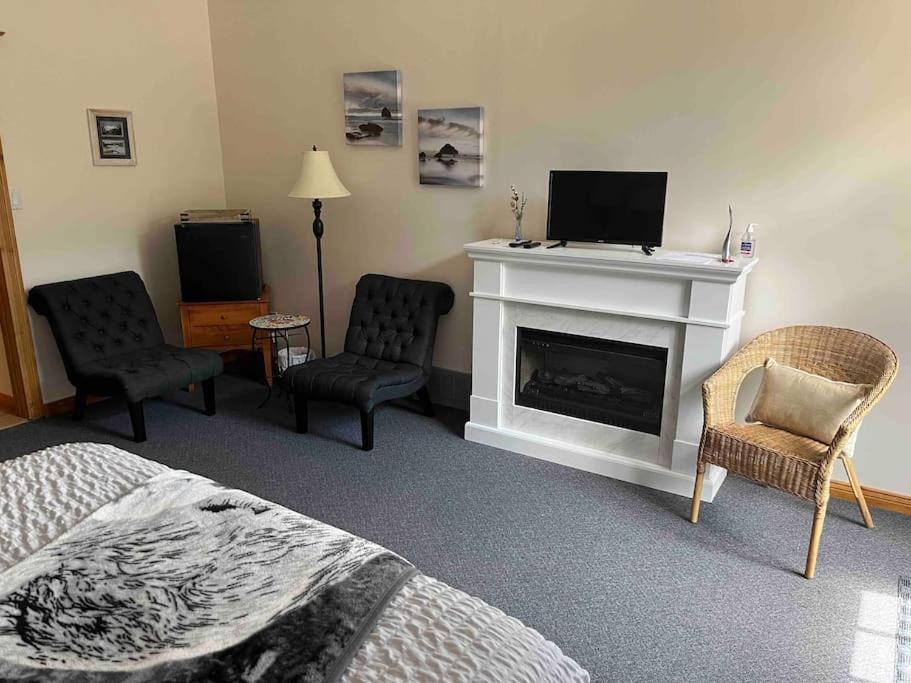 Rock Hill Bed & Breakfast Sharbot Lake Buitenkant foto